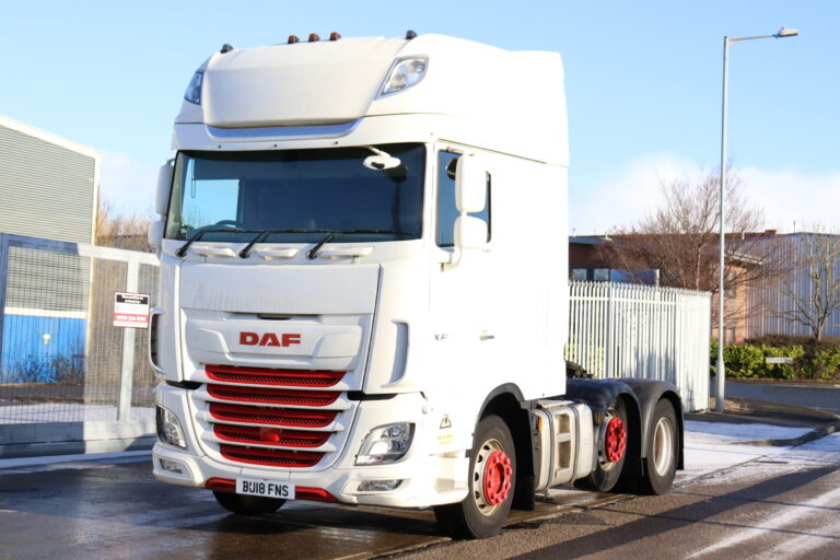 DAF XF 530 6x2 Tractor unit truck for sale comvex trucks for export