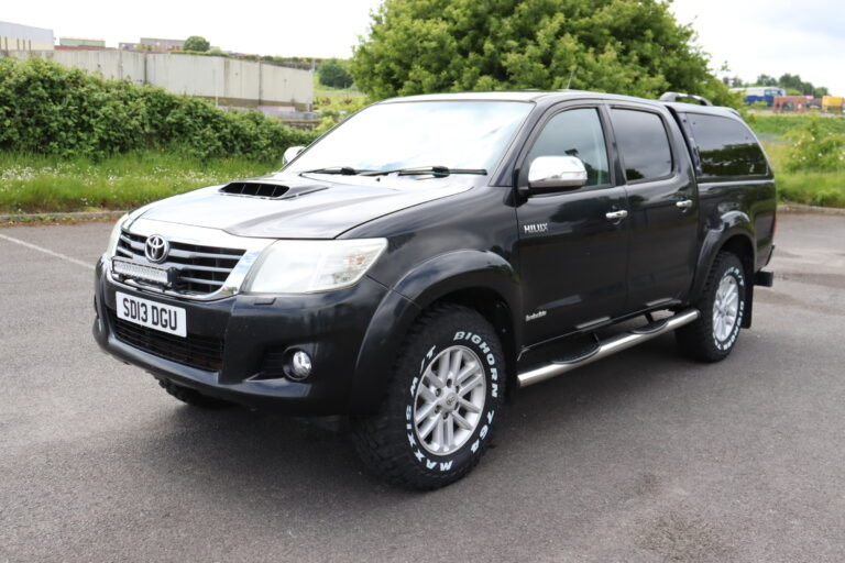 Toyota Hilux 3.0 D4D Invincible Double Cab Pikcup truck for sale comvex trucks uk