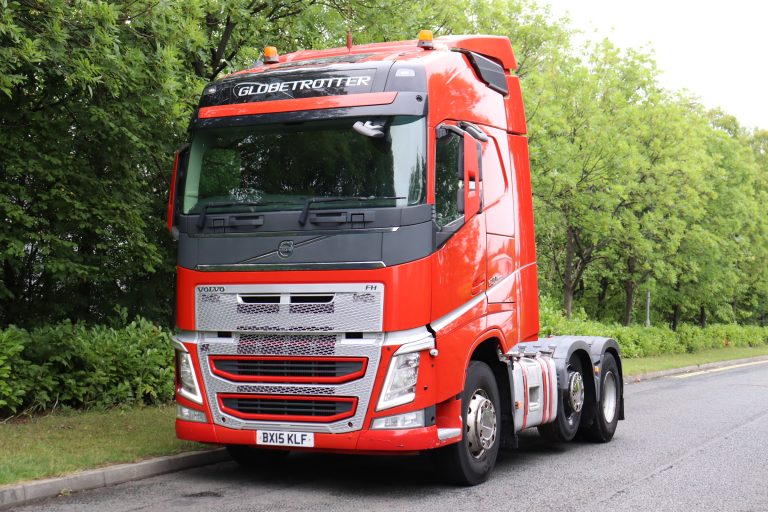 Volvo FH 500 6x2 Globetrotter tractor unit truck for sale comvex trucks uk