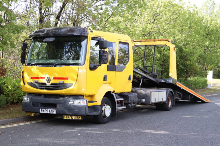 Renault Midlum 220 Slide Back Recovery Truck for sale comvex trucks uk