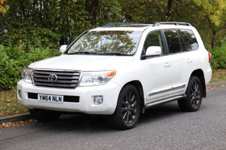 toyota landcruiser v8 200 series for sael comvex trucks uk export